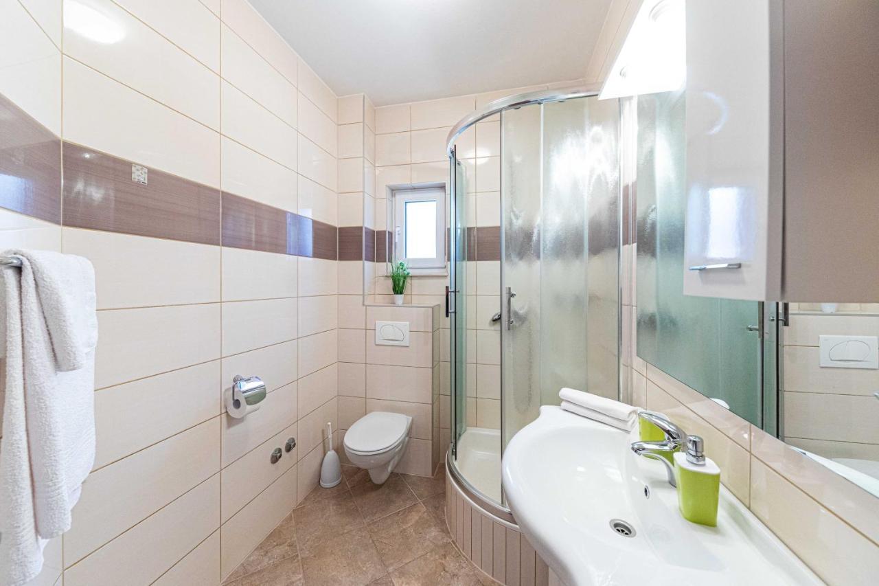 Rajcic Apartments Рогозниця Екстер'єр фото