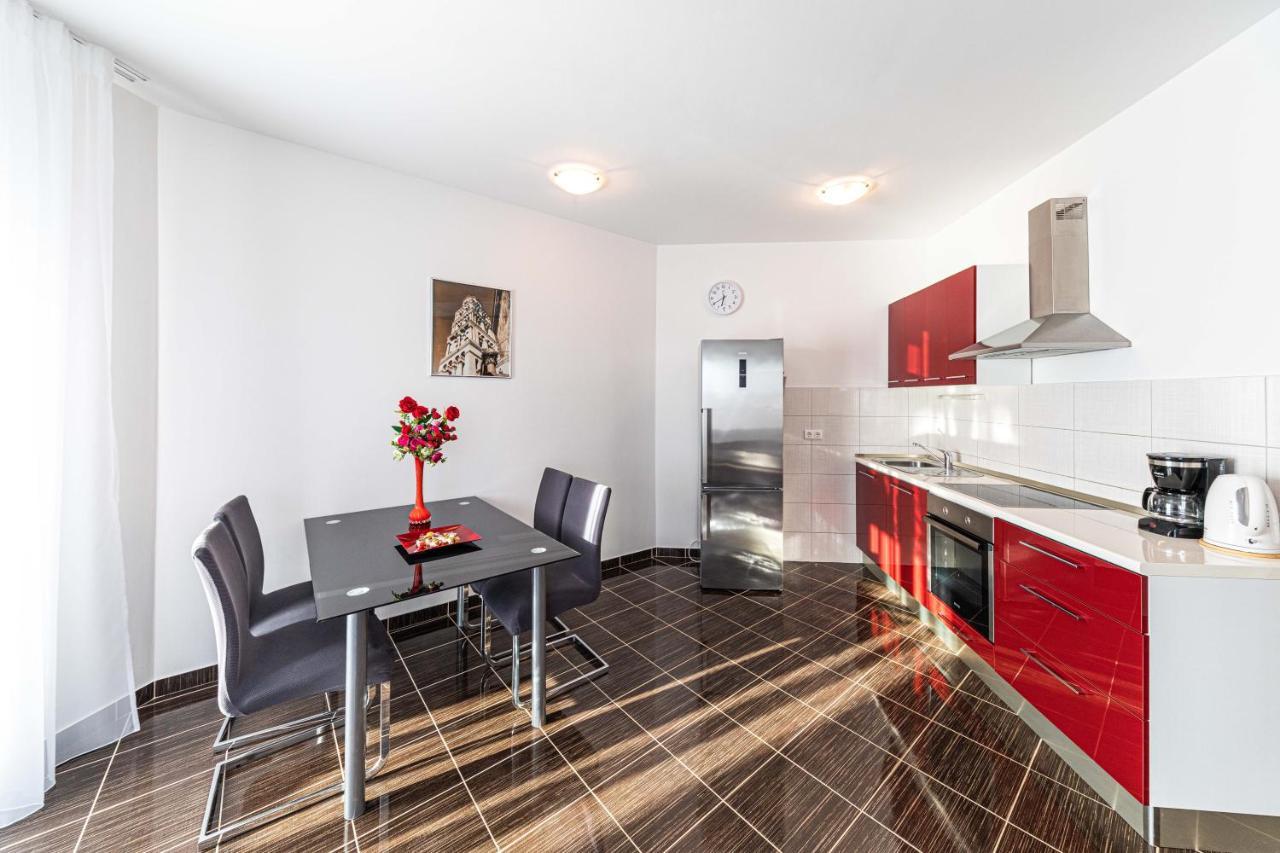 Rajcic Apartments Рогозниця Екстер'єр фото